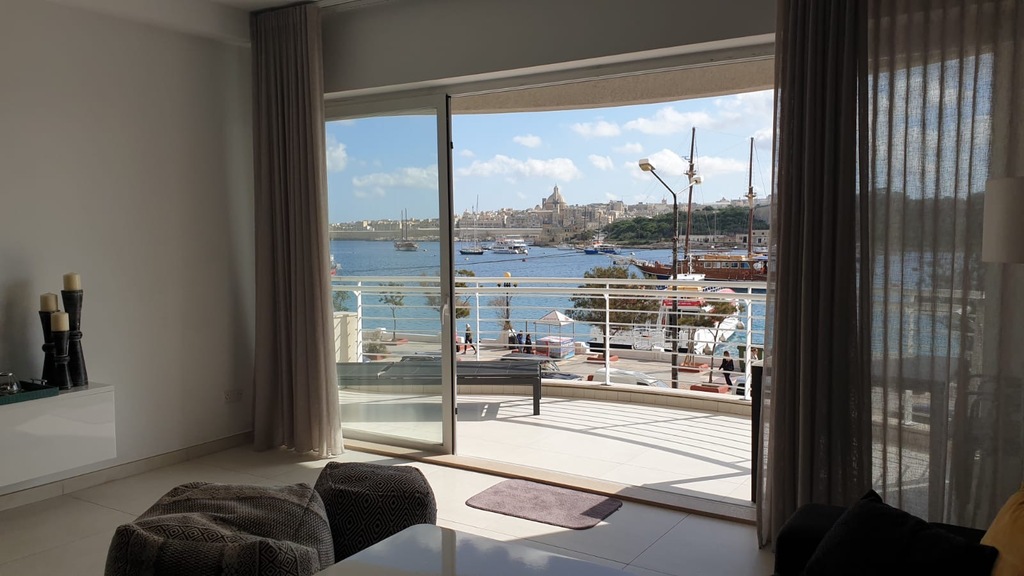 P_001242_view_of_Sliema_Creek_an