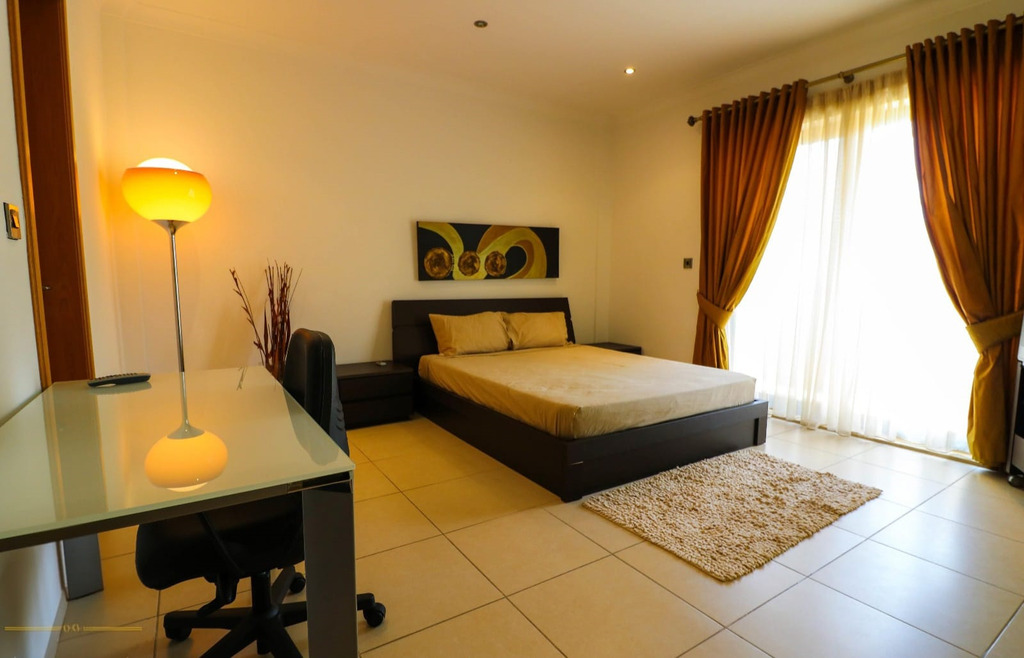 Sliema, Furnished Apartment's Image 11