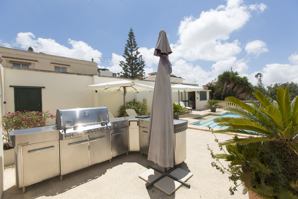Iklin, Furnished Detached Villa's Image 3