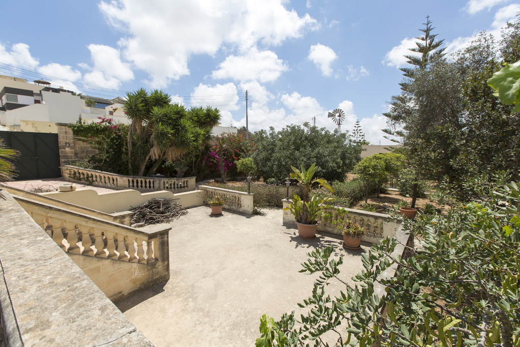 Iklin, Furnished Detached Villa's Image 8