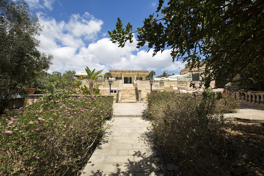 Iklin, Furnished Detached Villa's Image 15