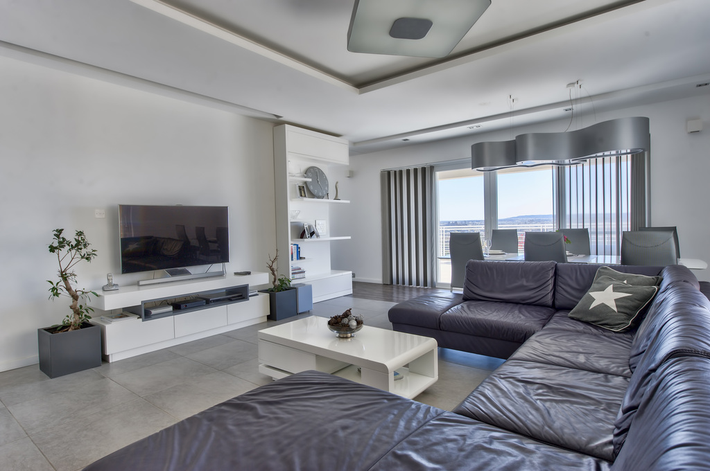 P_001442_E2-1201_Living_Dining.j