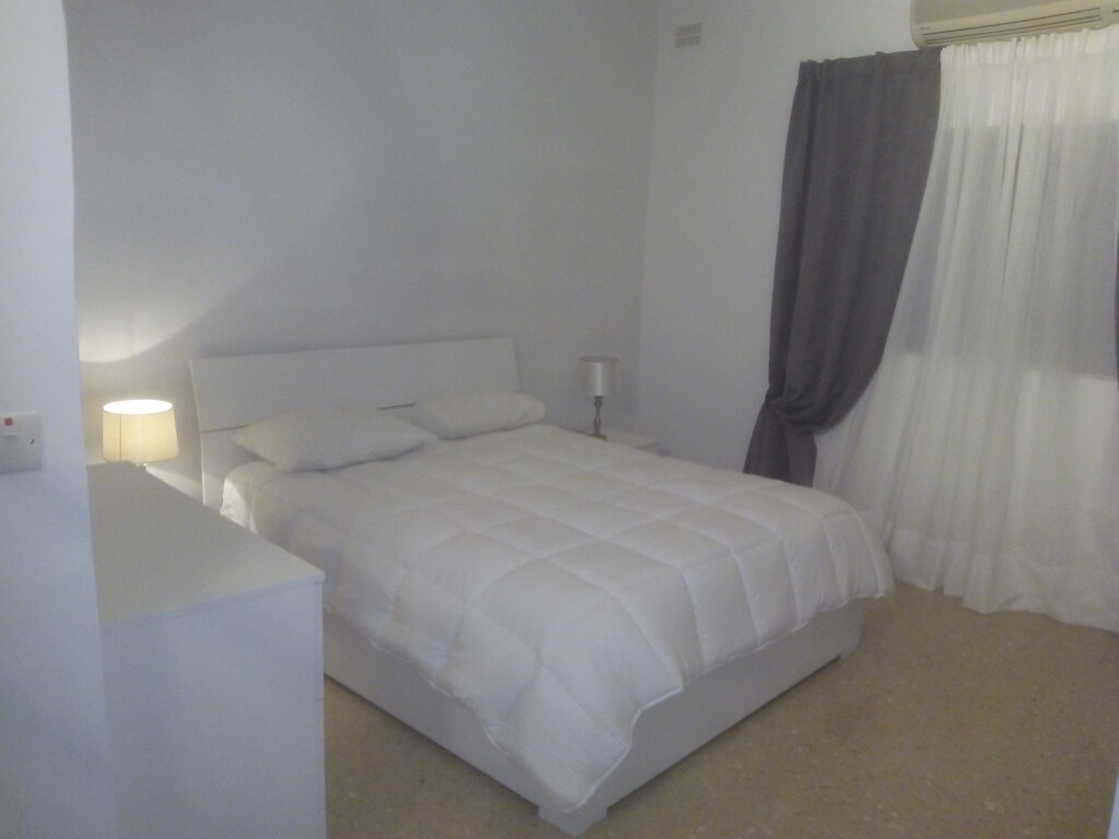 Ta' Xbiex Furnished Apartment's Image 3
