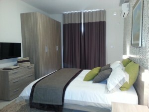 P_001536_42-Strand-bed4-300x225.