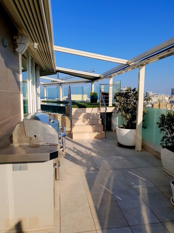 Sliema, Luxury Furnished Penthouse's Image 7