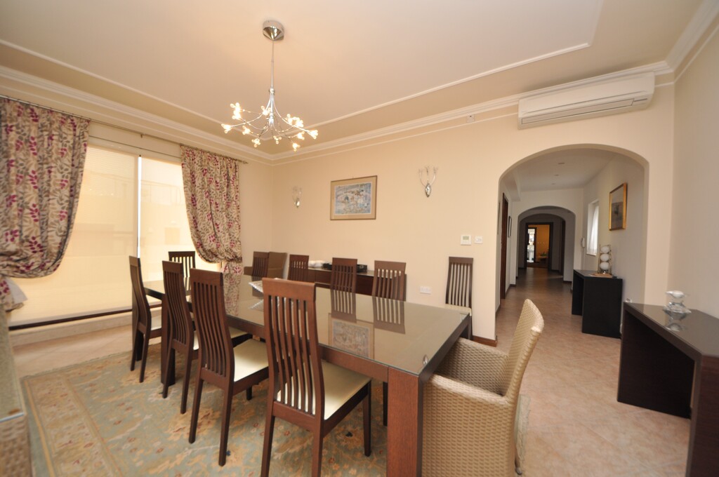 Sliema, Furnished Penthouse's Image 3