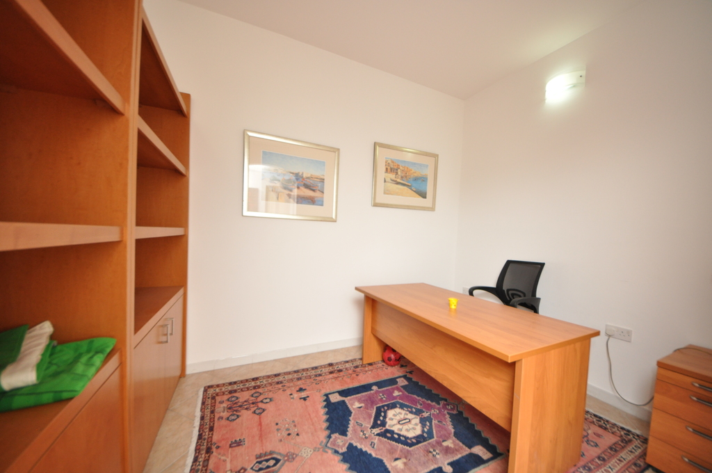 Sliema, Furnished Penthouse's Image 9
