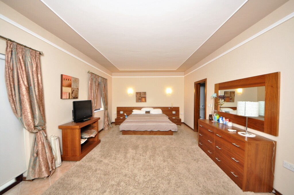 Sliema, Furnished Penthouse's Image 4