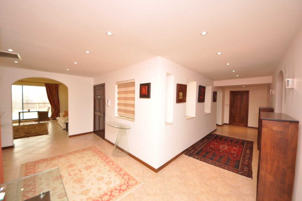 Sliema, Furnished Penthouse's Image 8