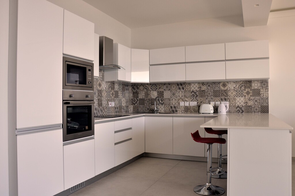 P_001667_Kitchen_1.JPG