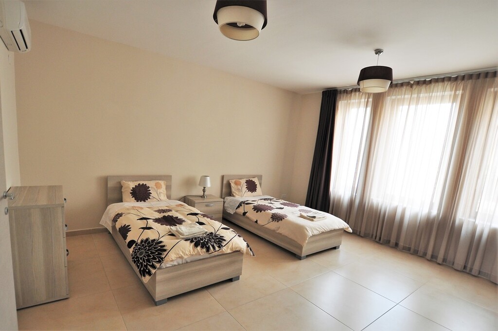 Sliema, Furnished Penthouse's Image 12