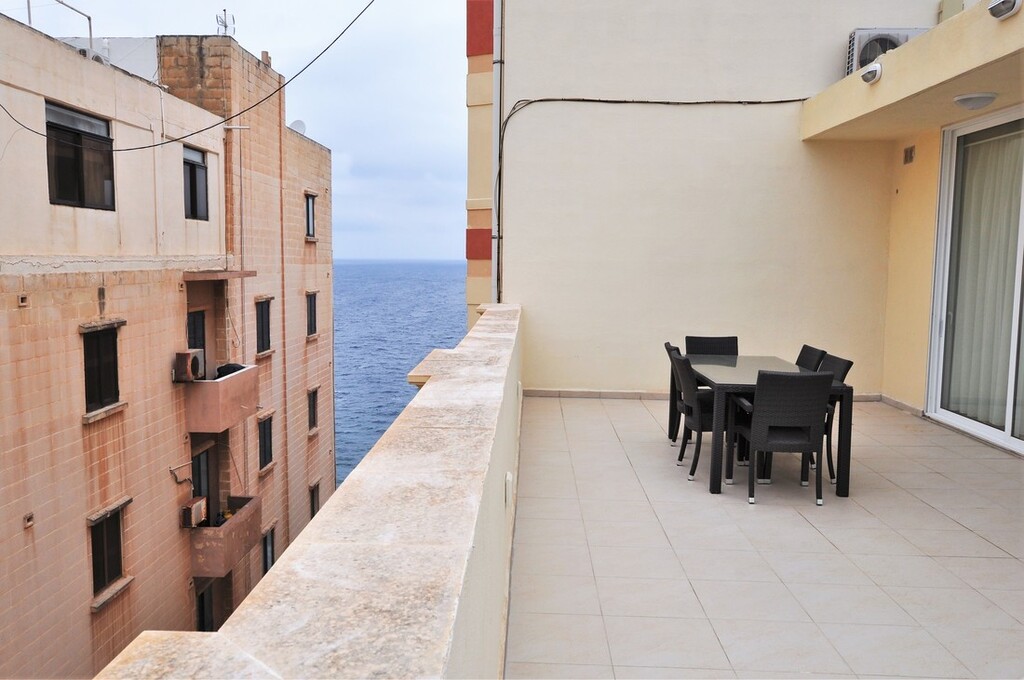 Sliema, Furnished Penthouse's Image 8