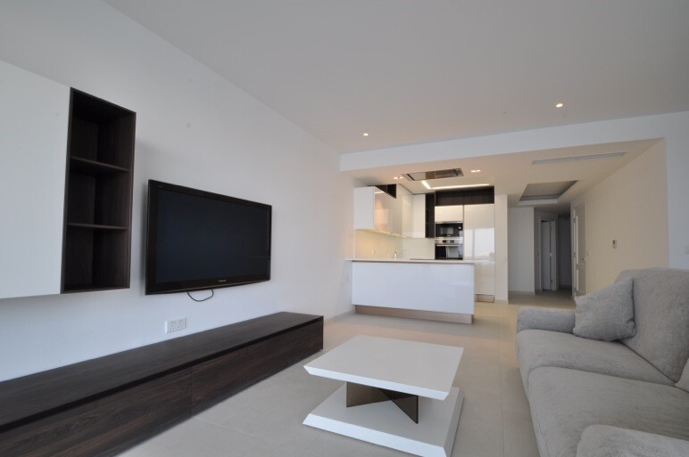 Sliema, Furnished Penthouse's Image 4