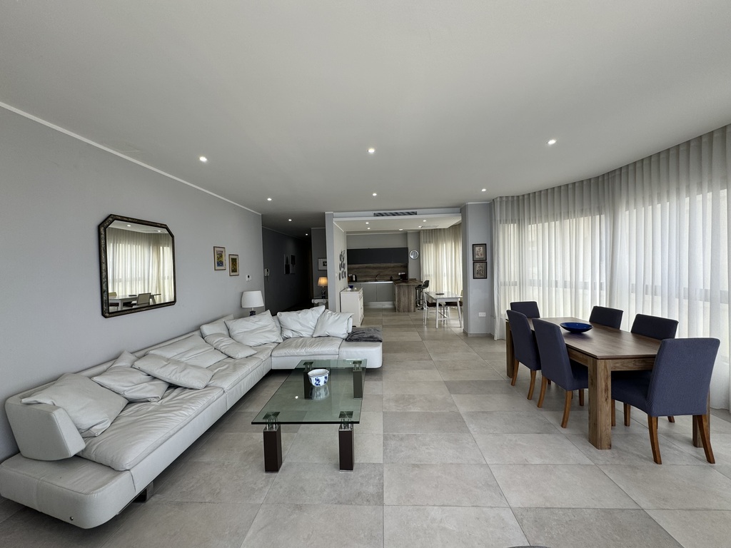 Sliema_apartment_to_let-2-oyster_christies'
