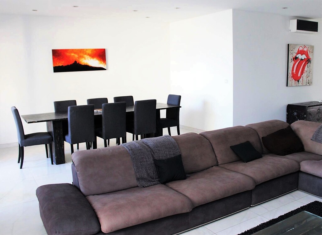P_001758_Dining_Room.jpg