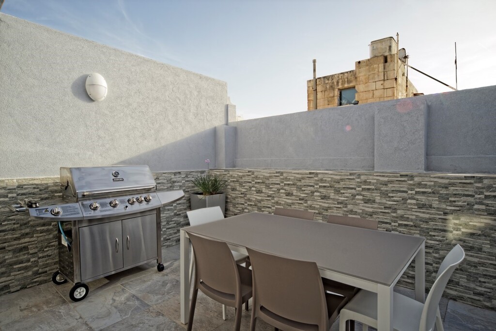 Sliema, Furnished Town House's Image 9