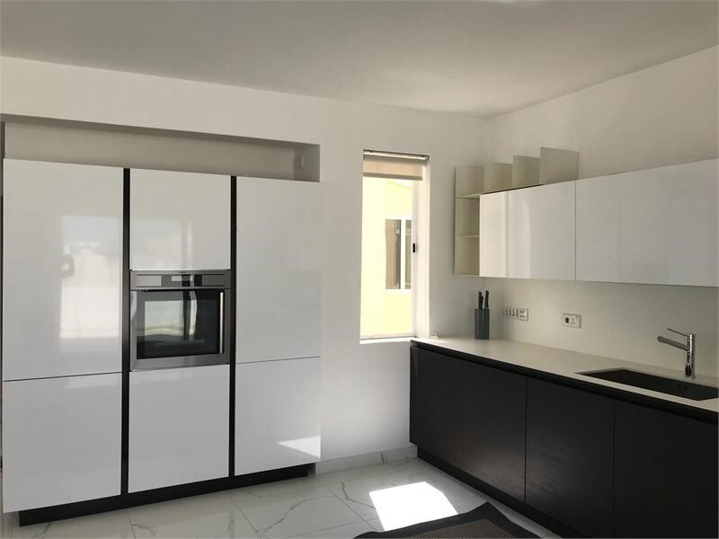Gzira, Furnished Penthouse's Image 3