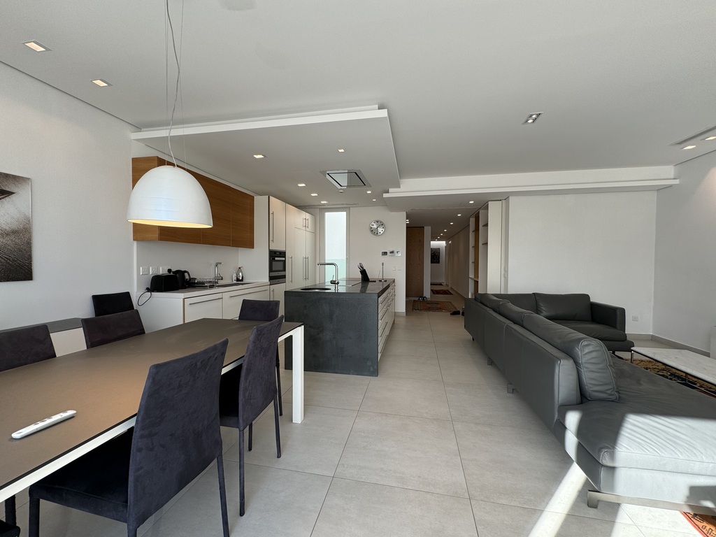 Malta_penthouse_for_rent-Ibrag_restaurants_close_by-oyster_christie's