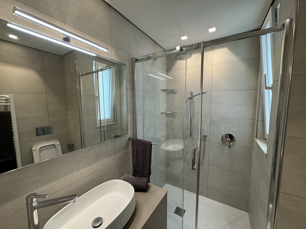 Ibragg, Luxurious Finish Penthouse's Image 14
