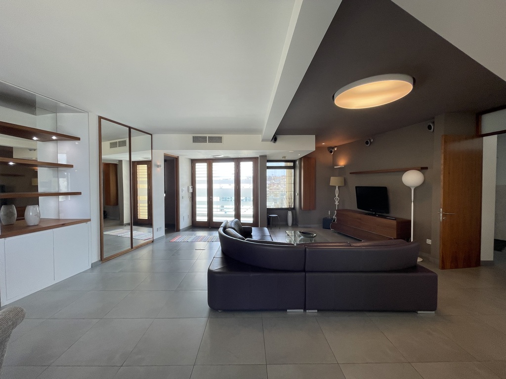 Portomaso Furnished Apartment's Image 4