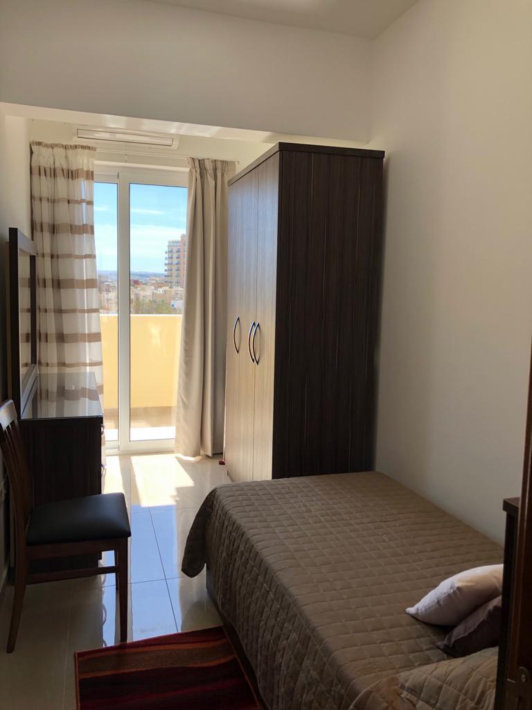Sliema, Furnished Penthouse's Image 3