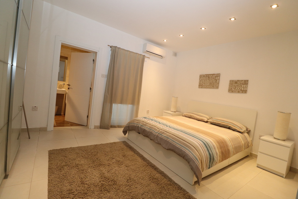 Sliema, Furnished Apartment's Image 8