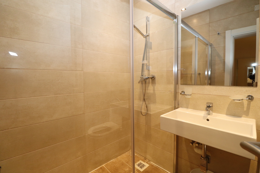 Sliema, Furnished Apartment's Image 10