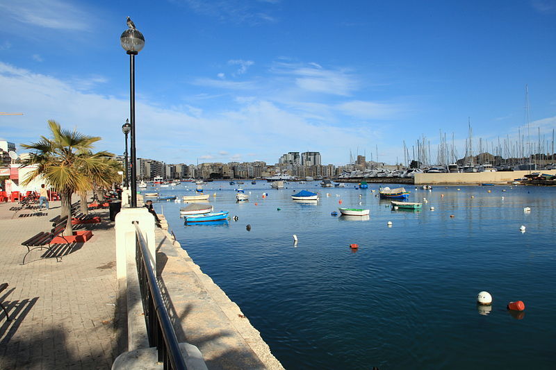 P_002352_the_strand.jpg
