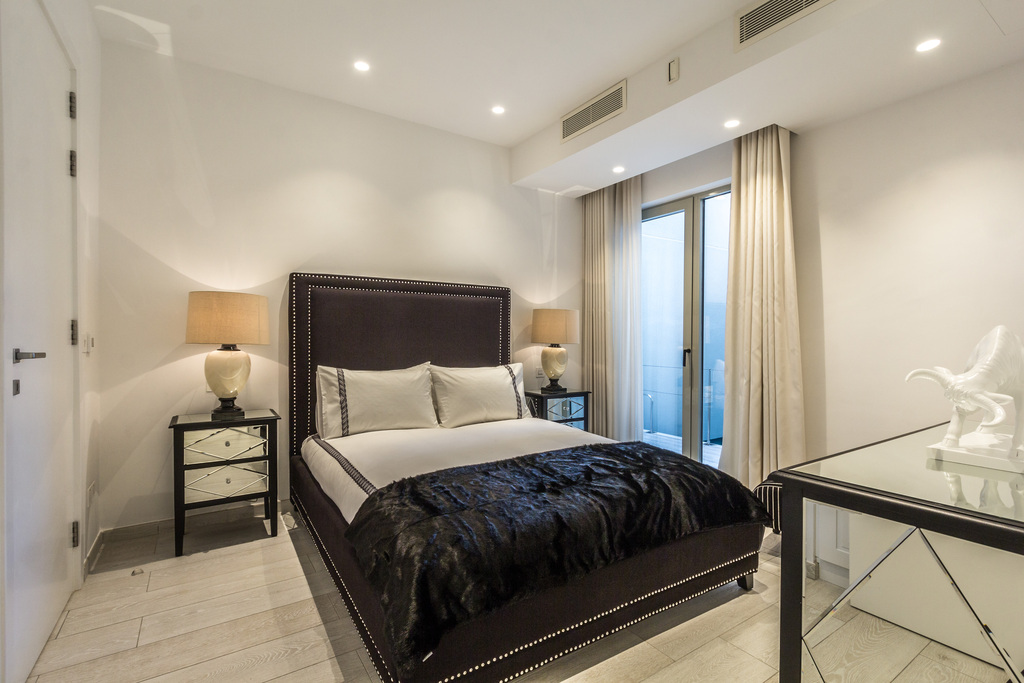 Laguna Portomaso Luxury Furnished Apartment's Image 10