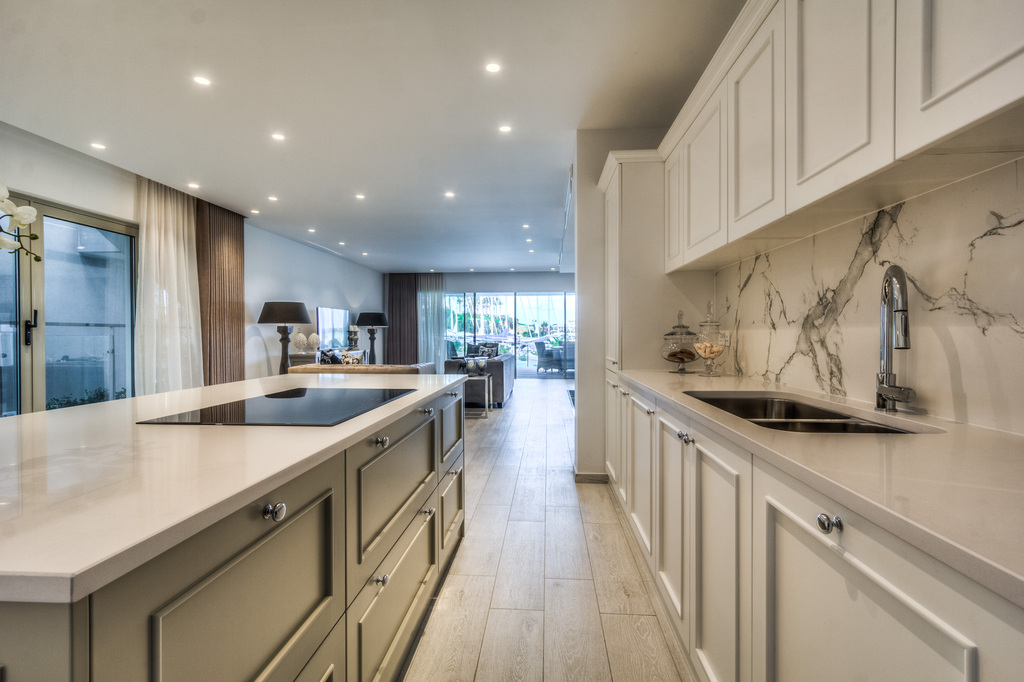 Laguna Portomaso Luxury Furnished Apartment's Image 6