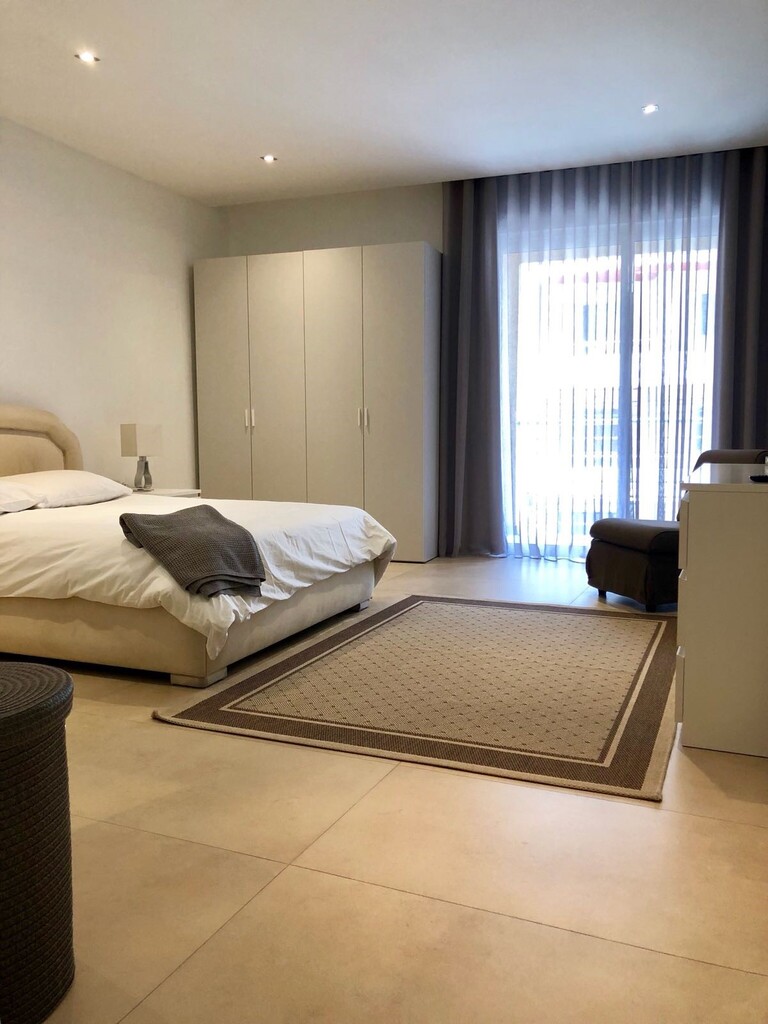 Ta' Xbiex, Luxury Furnished Apartment's Image 5