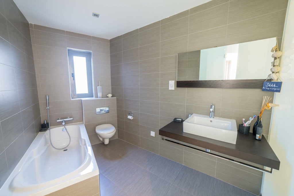 Portomaso, Furnished Duplex Apartment's Image 5
