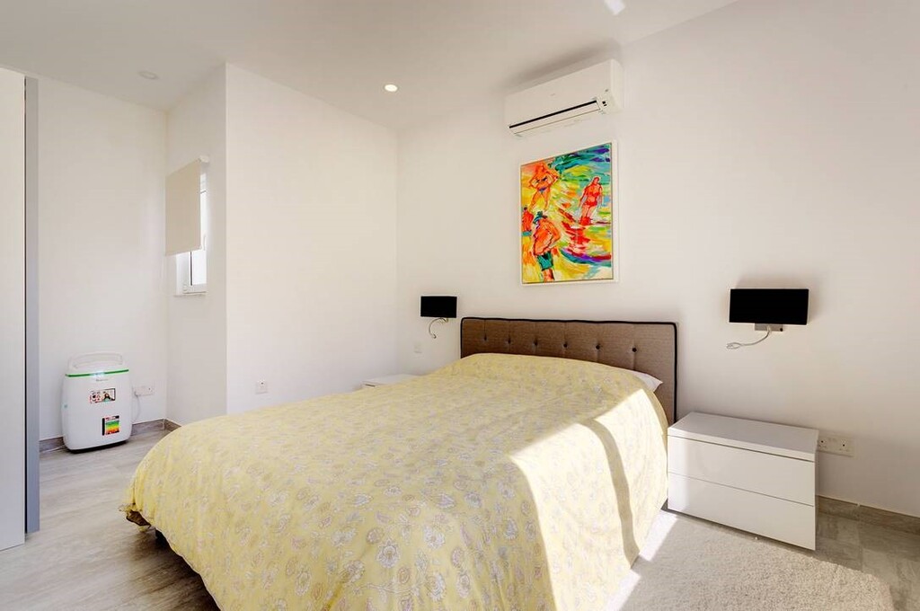 Sliema, Furnished Penthouse's Image 10
