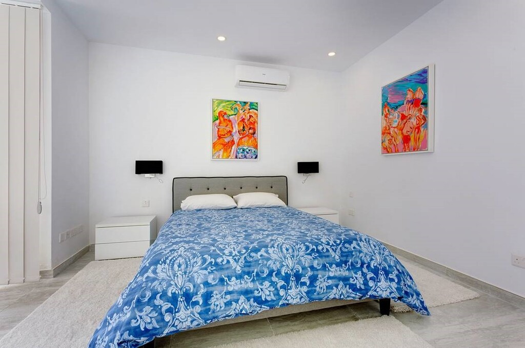 Sliema, Furnished Penthouse's Image 8