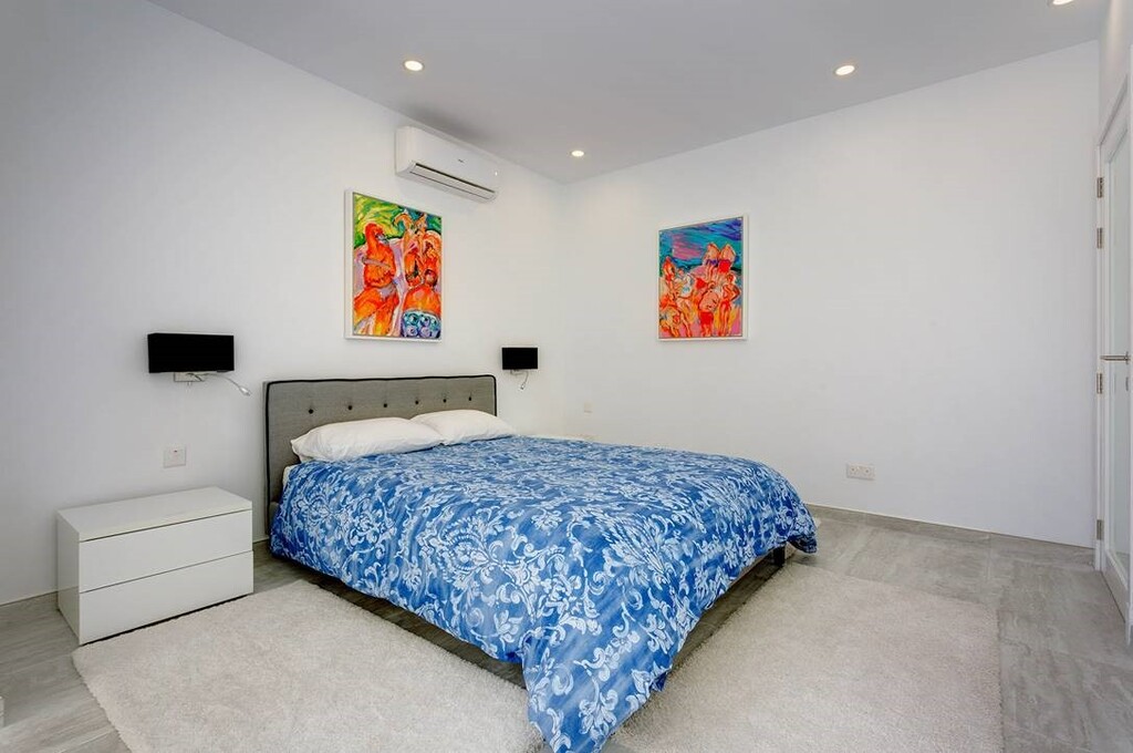 Sliema, Furnished Penthouse's Image 9