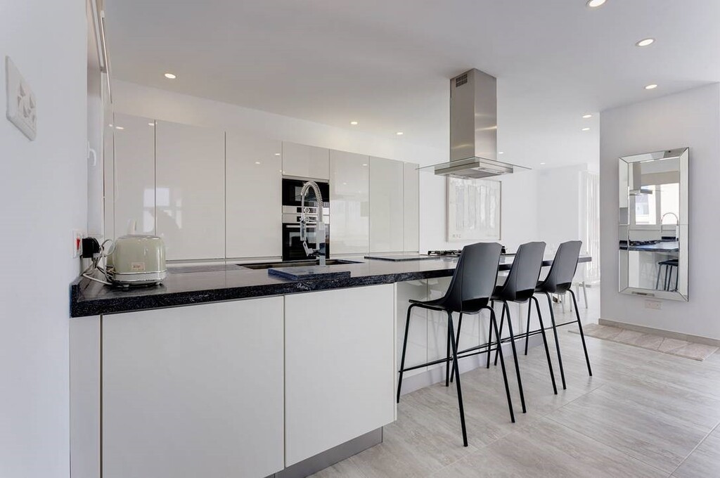 Sliema, Furnished Penthouse's Image 4