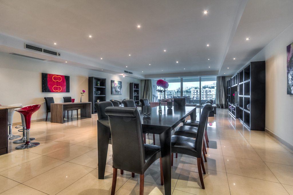 Ta' Xbiex, Luxury Seafront Apartment's Image 5