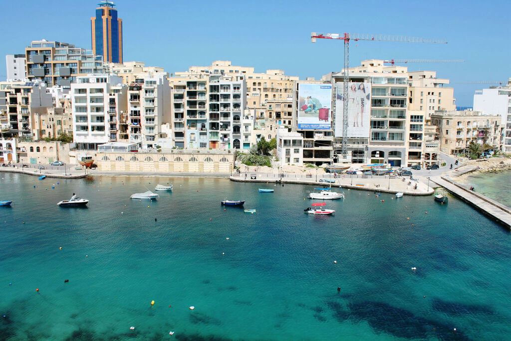 P_002641_view-from-balcony-when-