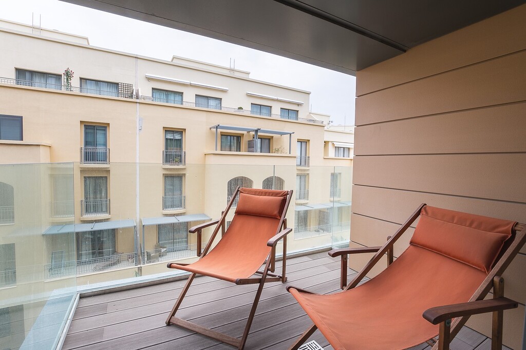Portomaso, Furnished Duplex Apartment's Image 4