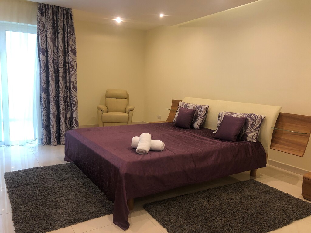 Ta' Xbiex, Furnished Apartment's Image 5