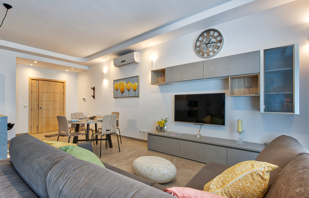 P_002813_kitchen_living_dining_(