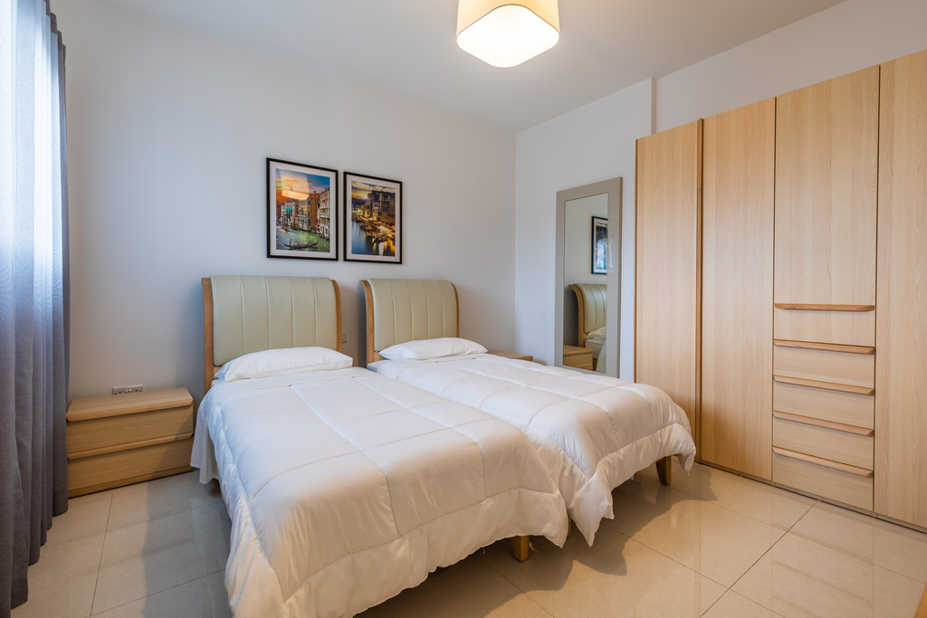Sliema, Furnished Penthouse's Image 4