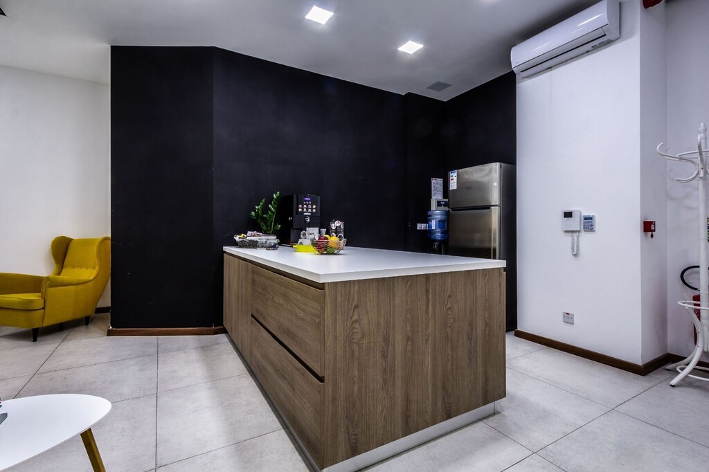 Sliema, Fully Equipped Office's Image 7