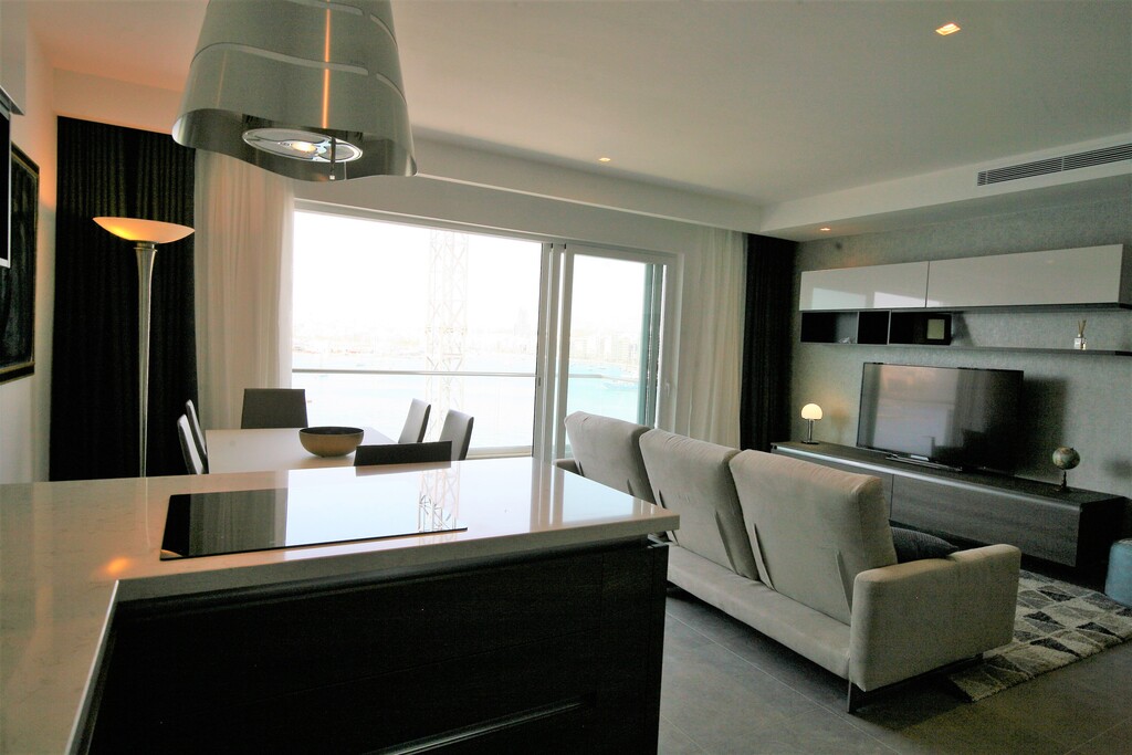 P_002877_6_Kitchen_-_Dining_(1).