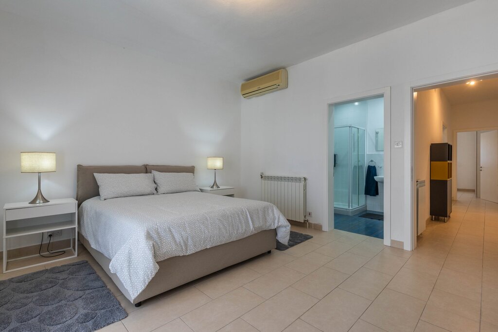Ibragg Furnished Semi-detached Bungalow's Image 13
