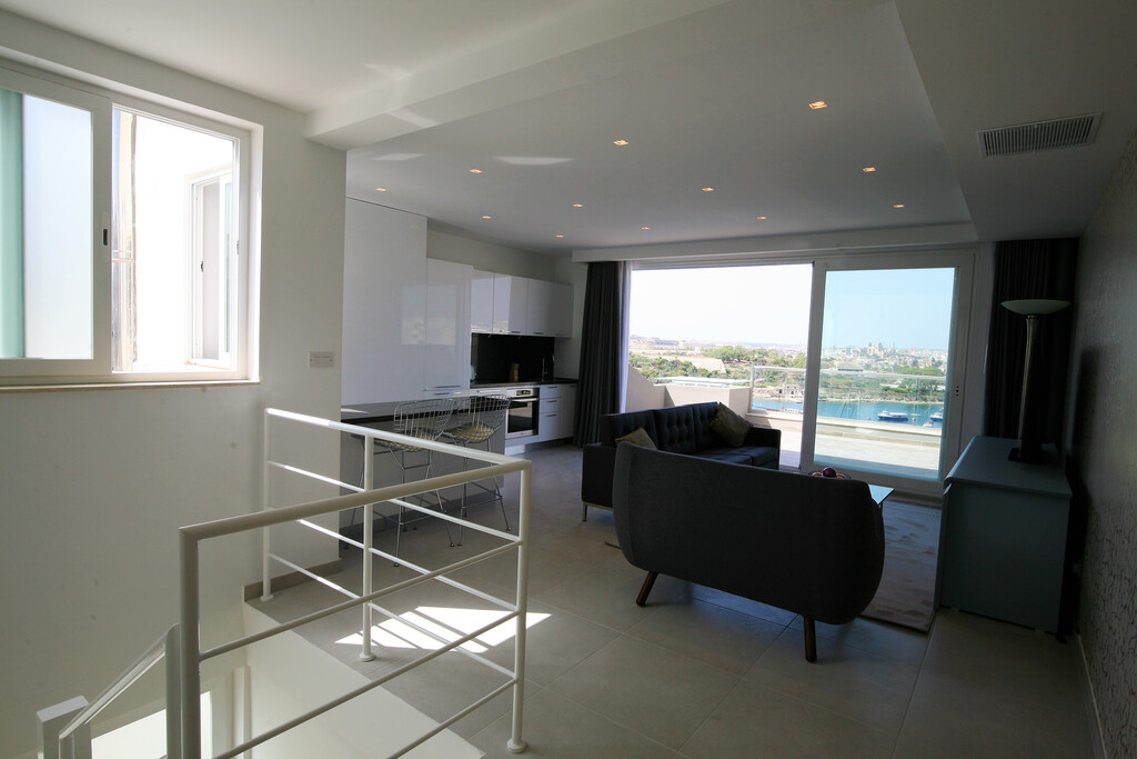 Sliema, Furnished Penthouse's Image 5