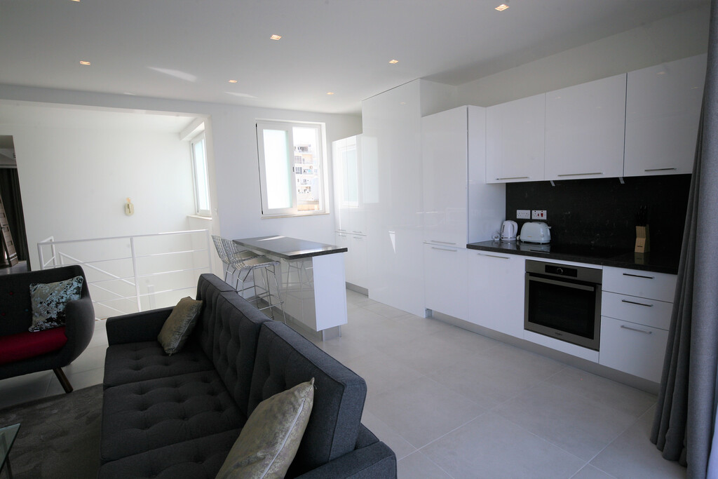 Sliema, Furnished Penthouse's Image 3