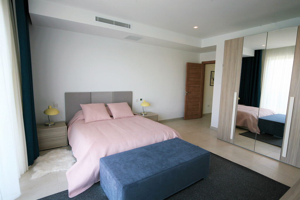 Sliema, Furnished Penthouse's Image 12