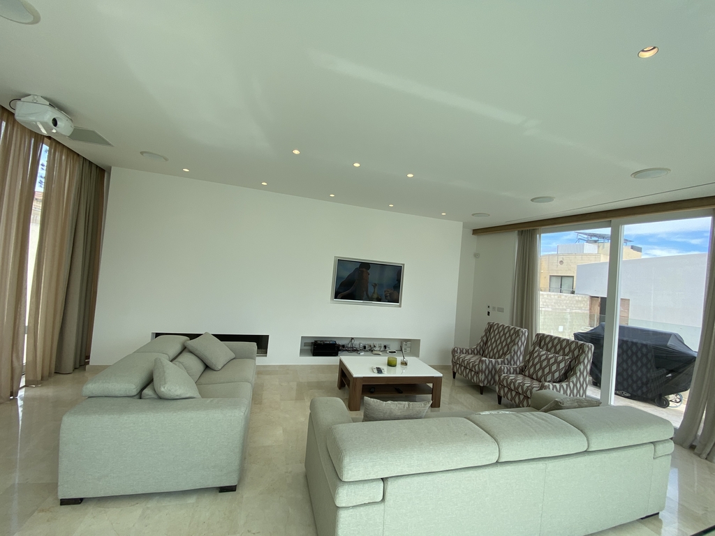 Madliena, Furnished Detached Villa's Image 3