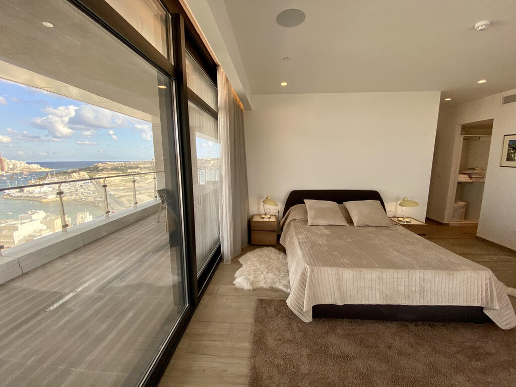 Gzira, Luxury Furnished Apartment's Image 9